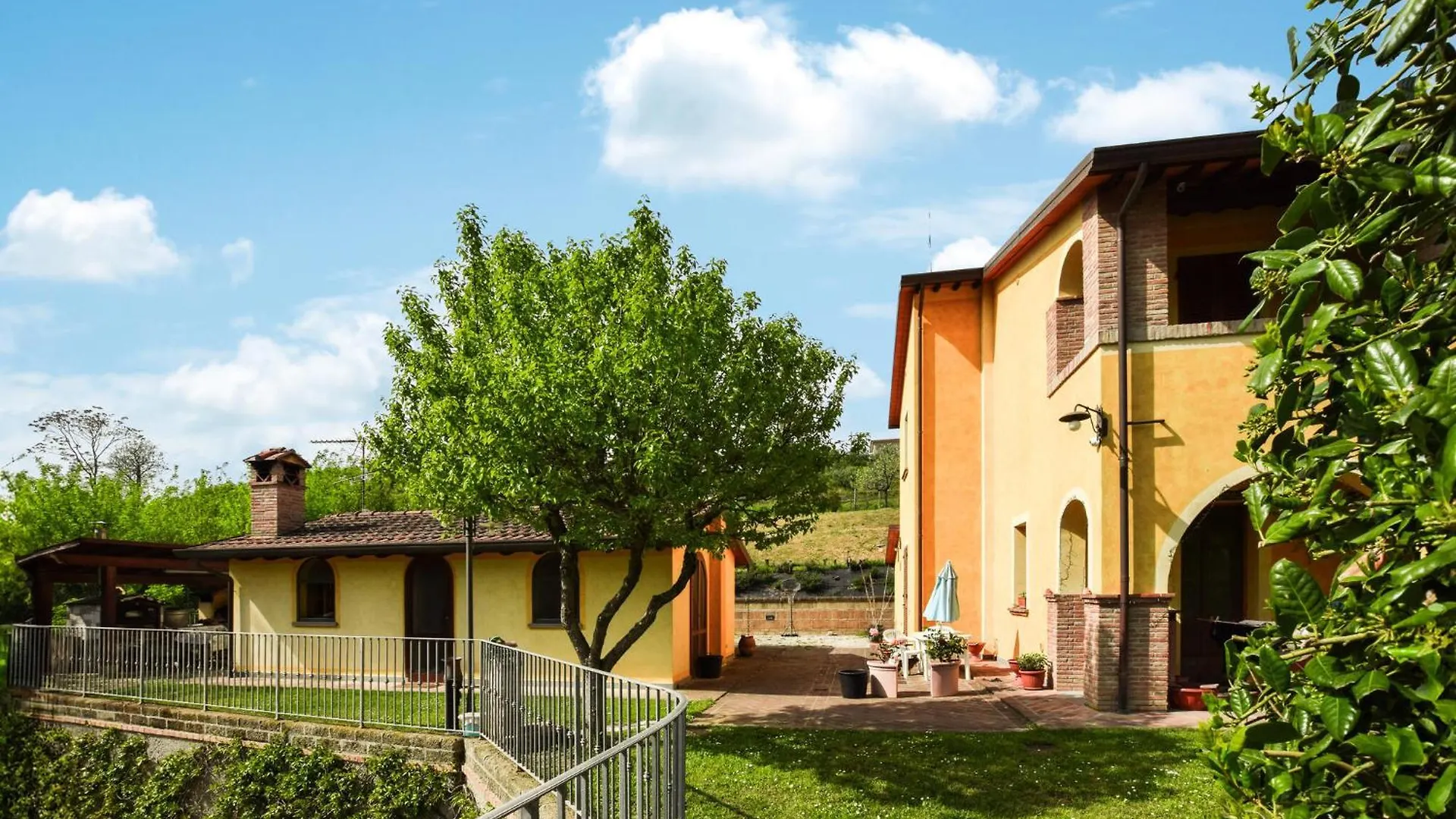 2 Bedroom Nice Apartment In Santa Maria A Monte イタリア