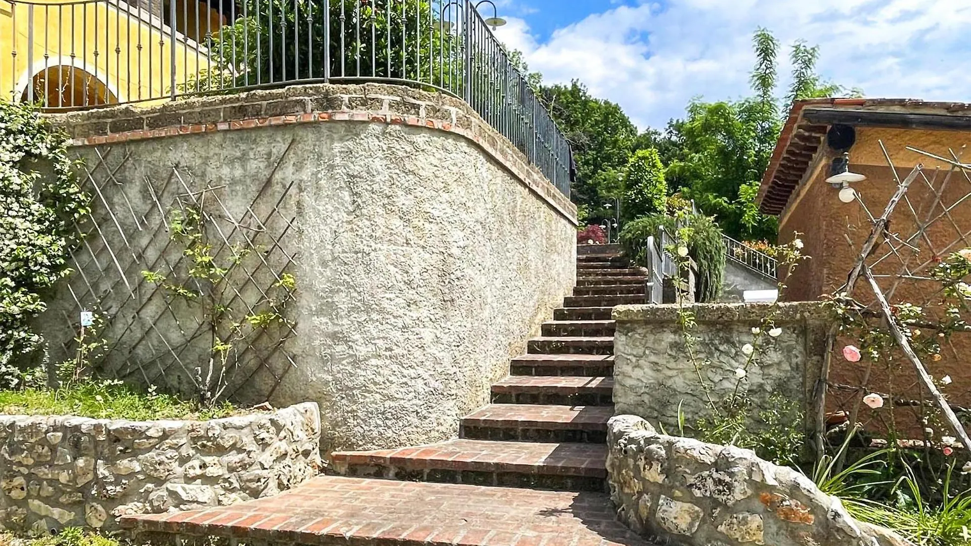 2 Bedroom Nice Apartment In Santa Maria A Monte イタリア